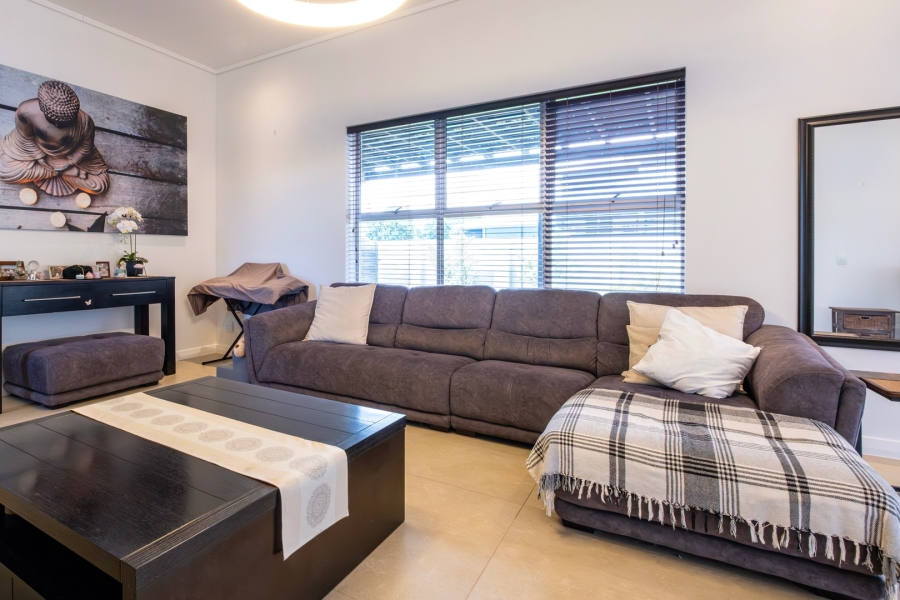 3 Bedroom Property for Sale in Earls Court Lifestyle Estate Western Cape